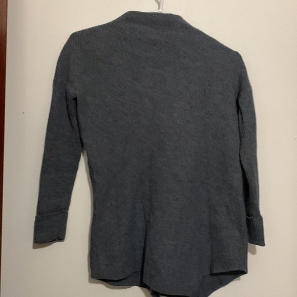 Adrienne Vittadini 100% Merino Wool Asymmetrical Sweater  Size S - Picture 5 of 8